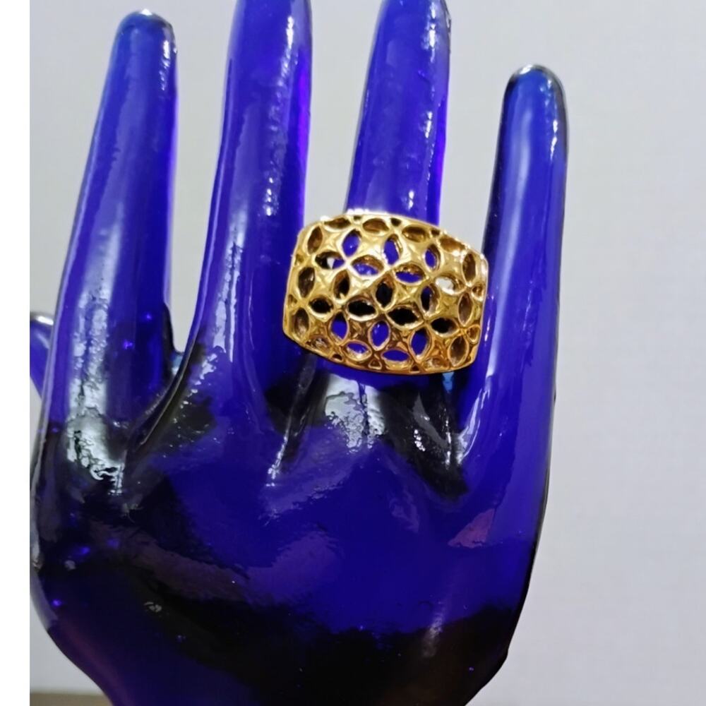 New Gold Tone Fun Fashion Ring Size 7.5